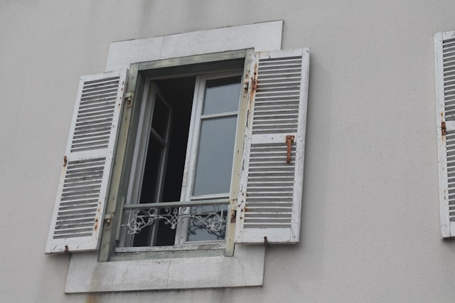 Signs It’s Time to Replace Your Windows and Doors in Los Angeles